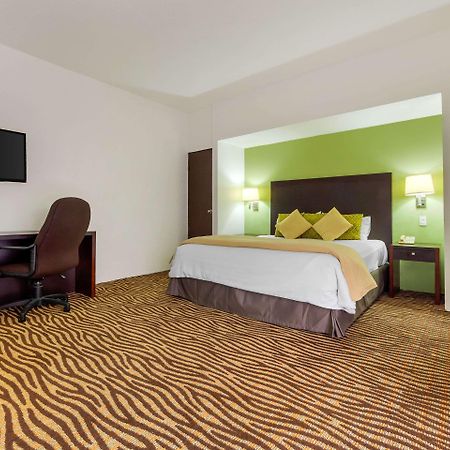 Quality Inn Нуево Ларедо Екстериор снимка