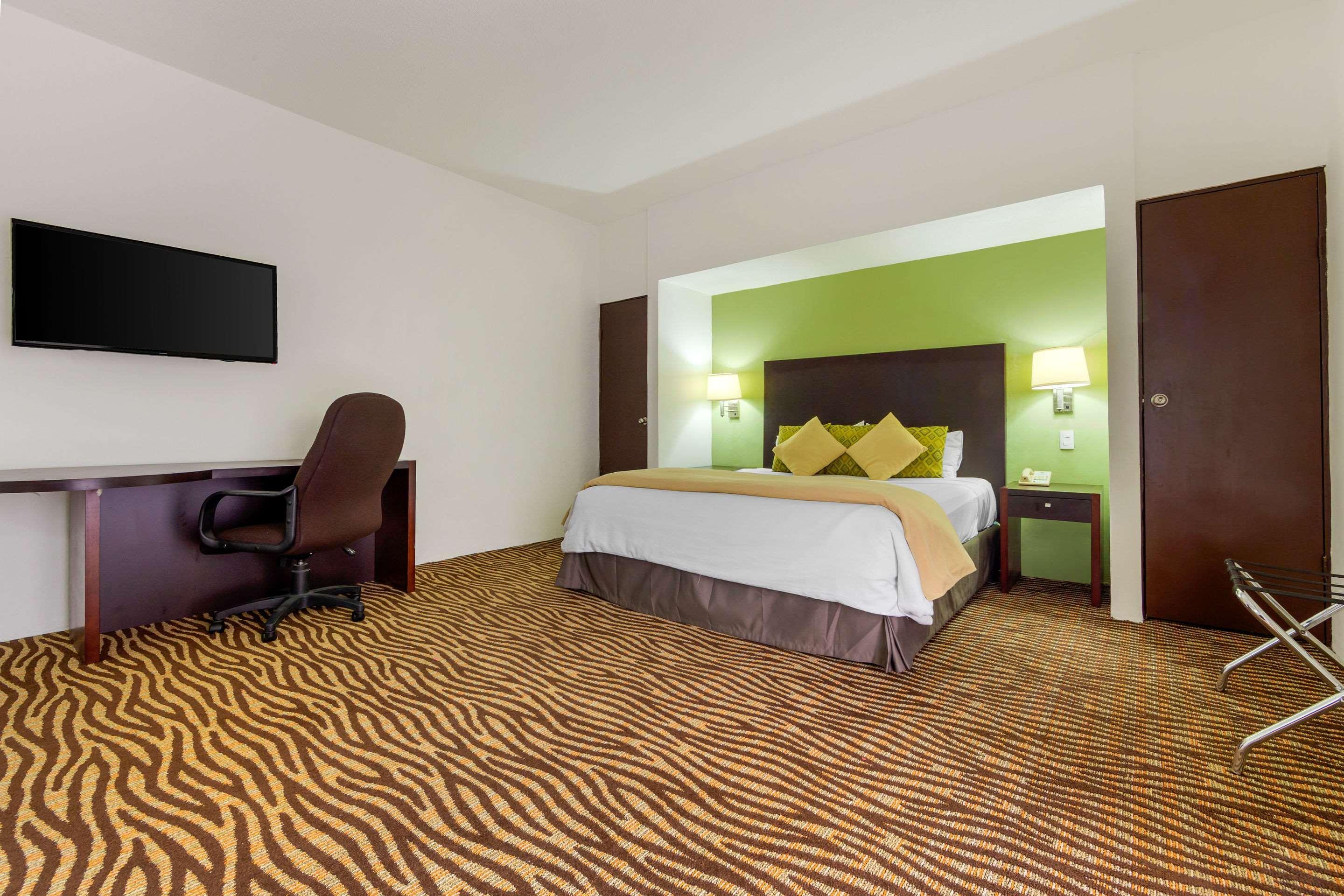 Quality Inn Нуево Ларедо Екстериор снимка