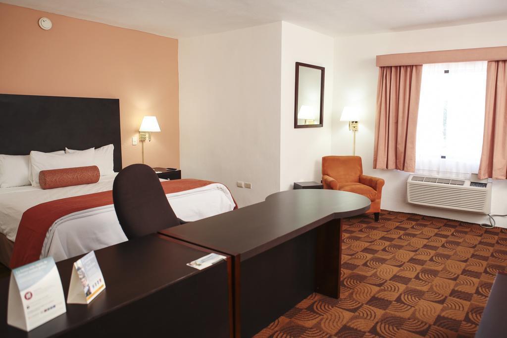 Quality Inn Нуево Ларедо Екстериор снимка