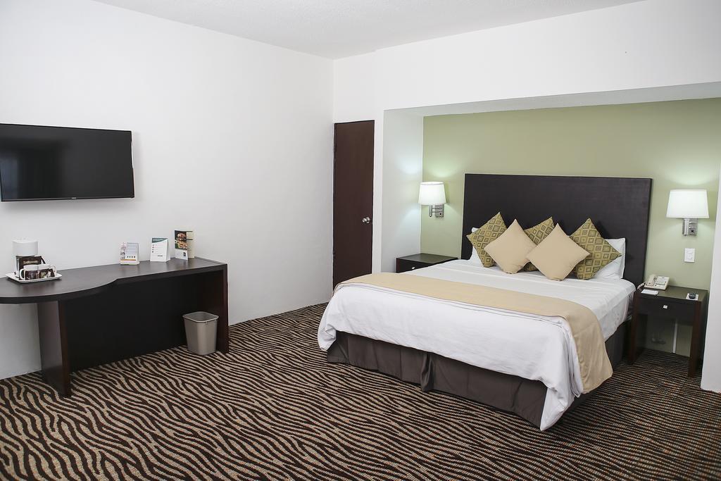 Quality Inn Нуево Ларедо Екстериор снимка