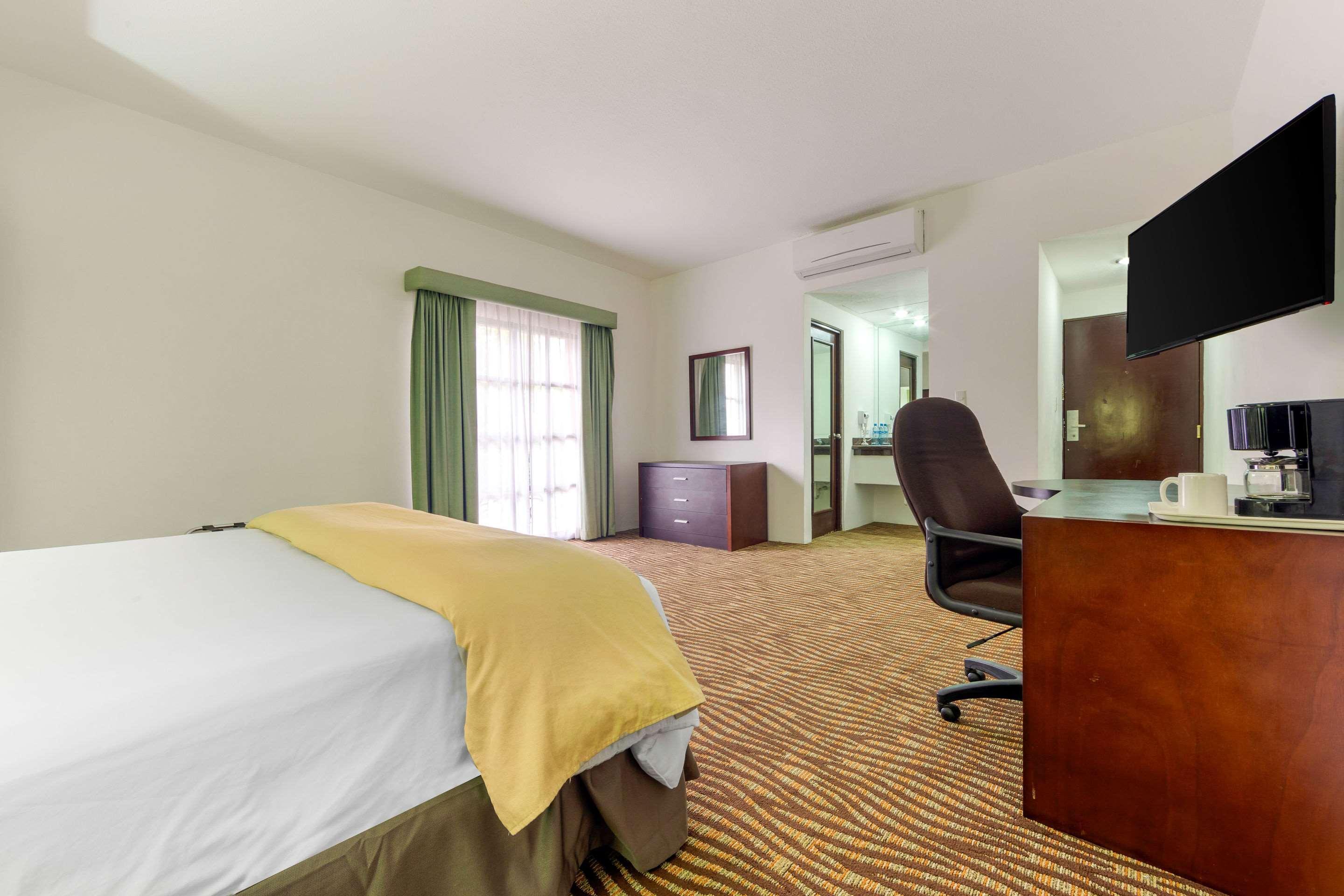 Quality Inn Нуево Ларедо Екстериор снимка