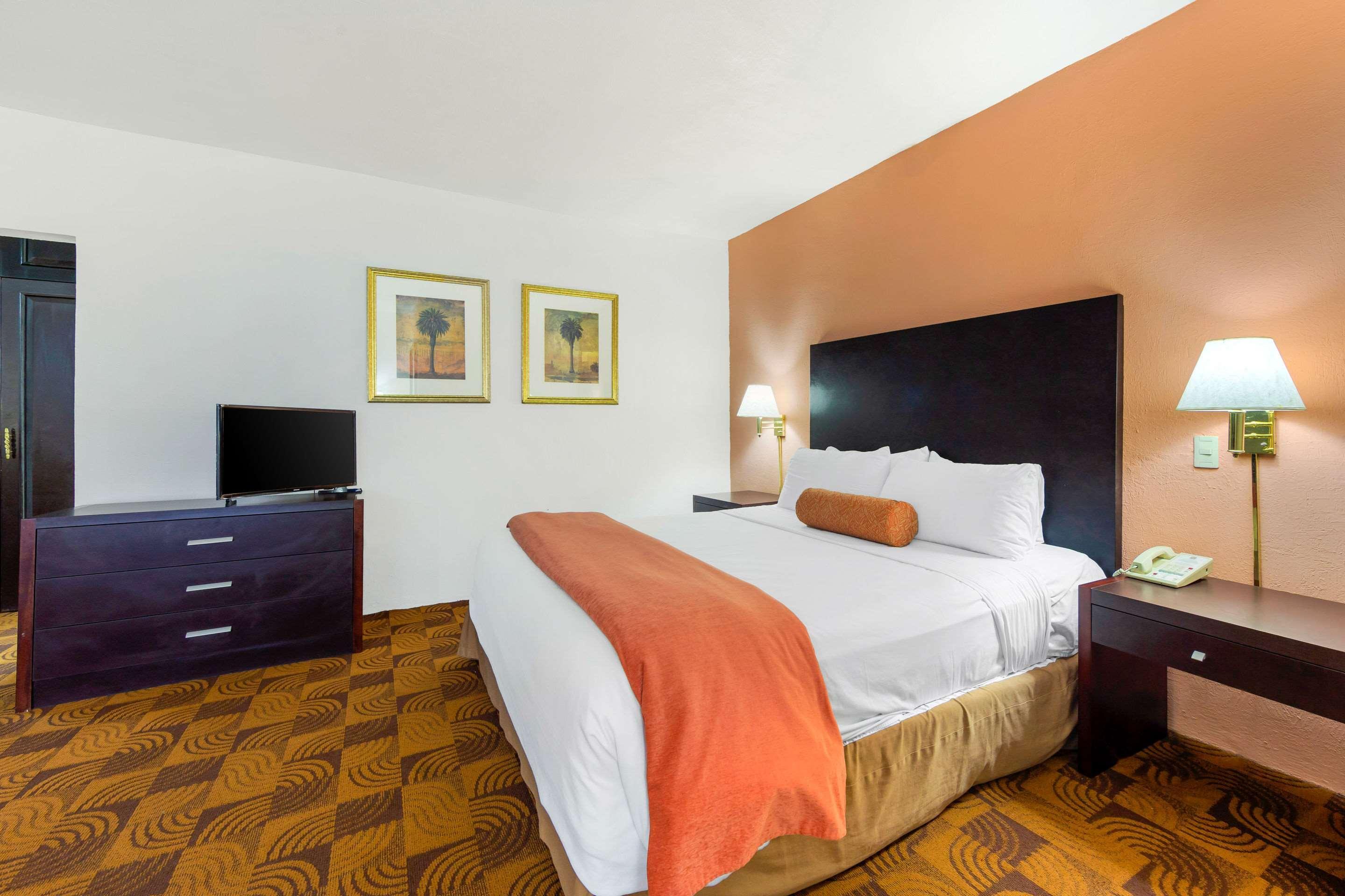 Quality Inn Нуево Ларедо Екстериор снимка