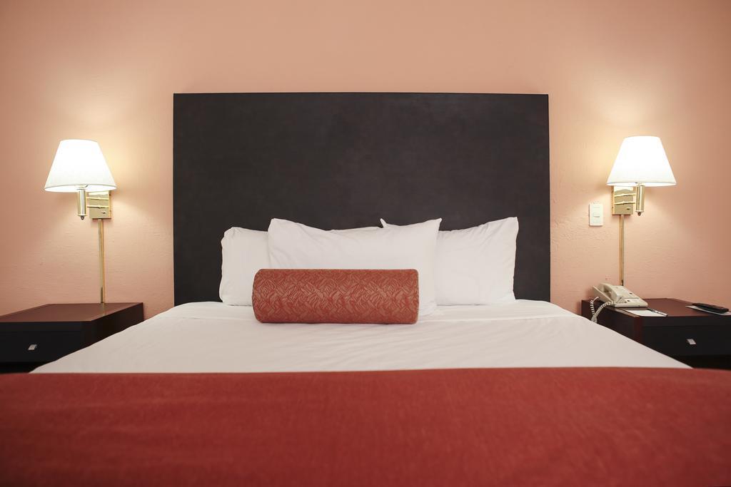 Quality Inn Нуево Ларедо Екстериор снимка