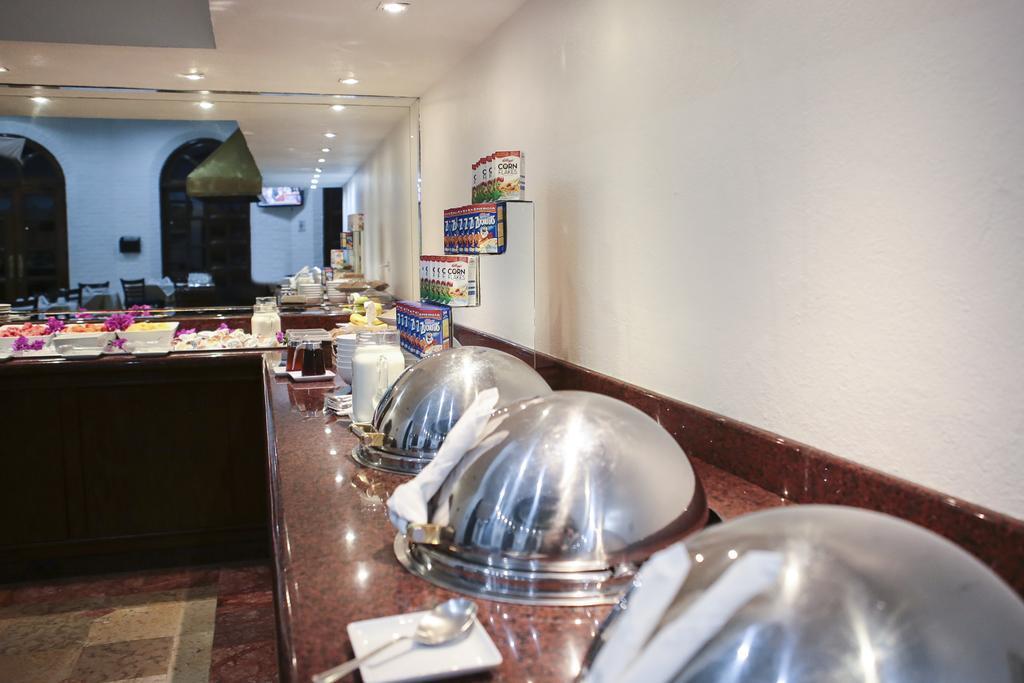 Quality Inn Нуево Ларедо Екстериор снимка