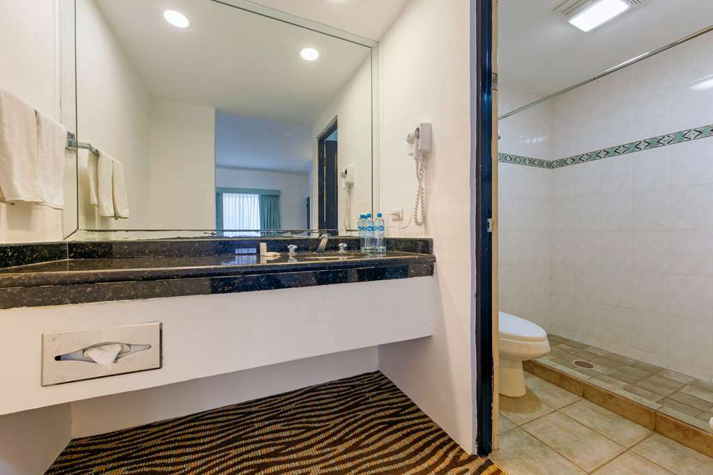 Quality Inn Нуево Ларедо Стая снимка